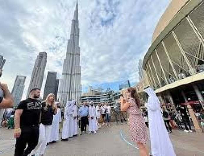 Property Express Holiday & Hospitality News 13 04 26